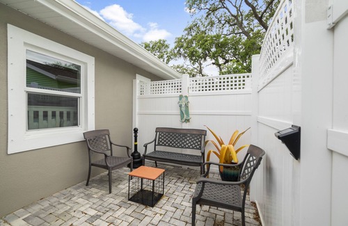 Tropic Condo | Paradise Palms Eco-Friendly 102 w/private patio