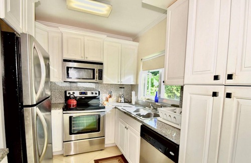 Governor's Harbour House | Paradise Pointe by Eleuthera Vacation Rentals