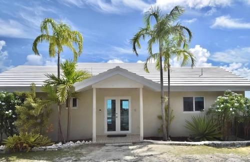 Governor's Harbour House | Paradise Pointe by Eleuthera Vacation Rentals