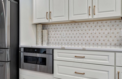 Six Mile House | Paradise Point on Lake Keowee!