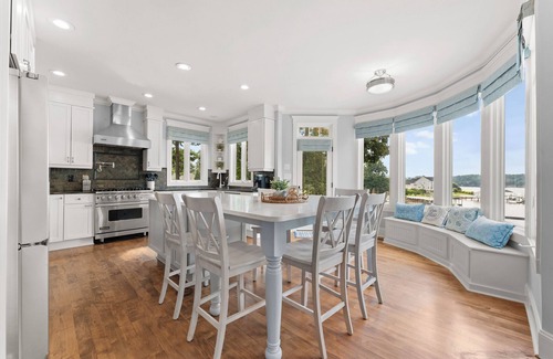 Lake Norman of Catawba House | Paradise Pointe by AvantStay | Lakefront + Views + Playset