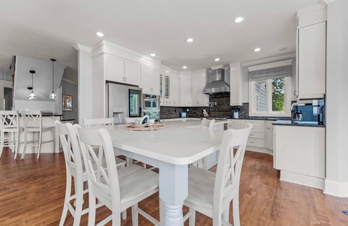 Lake Norman of Catawba House | Paradise Pointe by AvantStay | Lakefront + Views + Playset