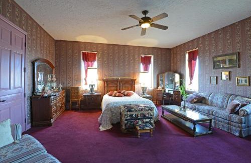 Austin Bed & Breakfast | Paradise Ranch Castle