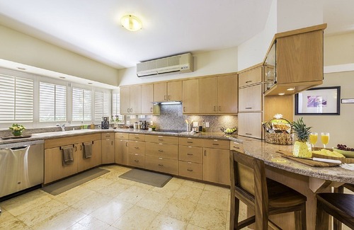 Kahala House | Paradise Rental w/Pool & Spa - 30 day min