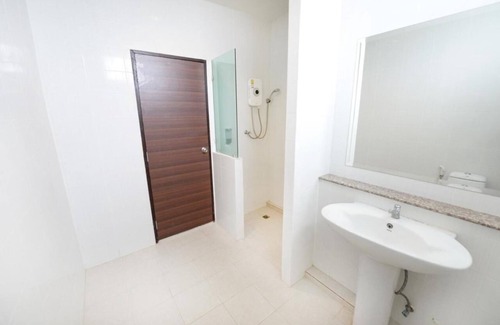 Nong Pla Lai Hotel | Paradise Resort