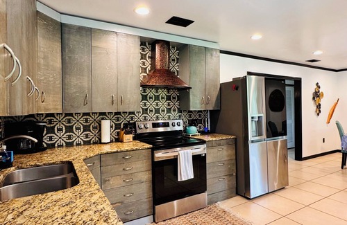 St. Cloud House | Paradise Retreat - Saint Cloud, FL. 4 bedrm Luxury Vacation Rental, Pet Friendly