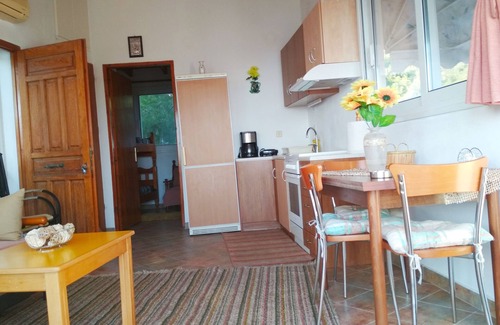 Salamis House | PARADISE SEA - VACATION HOUSE FIRST LINE AT THE SEA