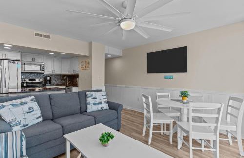 Carolina Beach Apartment | Paradise Towers #104