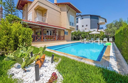 Kadriye Villa | Paradise Town Villa Camilla