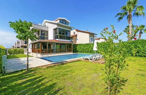 Kadriye Villa | Paradise Town Villa Estella