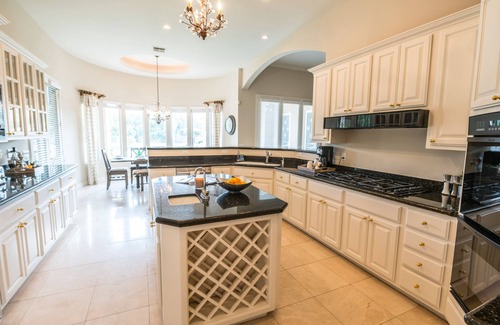 Paradise Valley Villa | Paradise Valley by AvantStay | Expansive Oasis w/Putting Green, Pool & Mtn Views