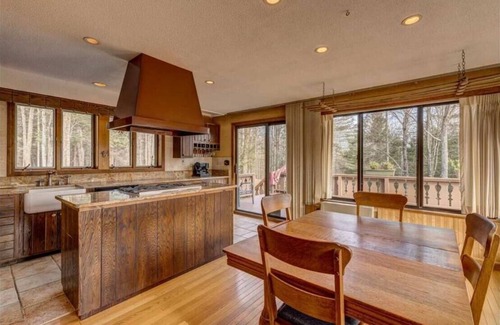 Winhall Ski Chalet | Paradise Vermont, Nature Chalet With Indoor Hot Tubn