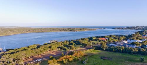 Augusta House | Paradise View