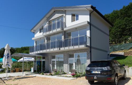 Shkorpilovtsi House | Paradise View Rooms