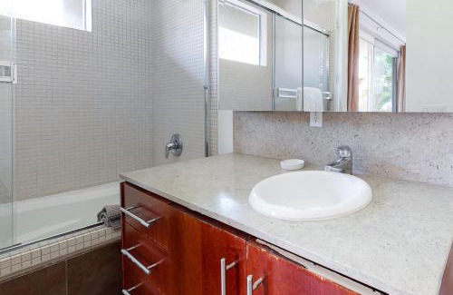 Canyon Corridor Apartment | Paradise Views Townhome