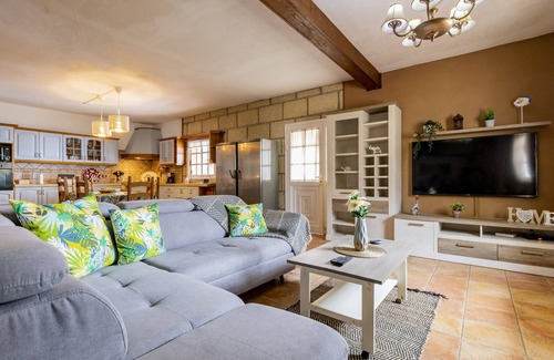 Santa Ursula House | Paradise Villa Constancia and Views
