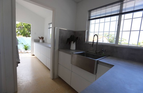Grote Berg House | Paradise villa with private pool, palapa, tropical garden and all around privacy