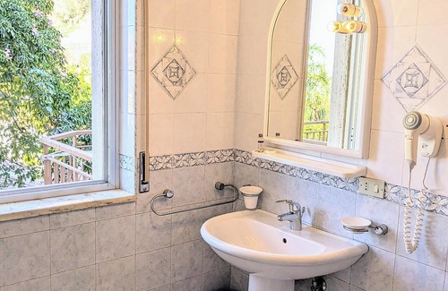 Motta San Giovanni Hotel | PARADISO