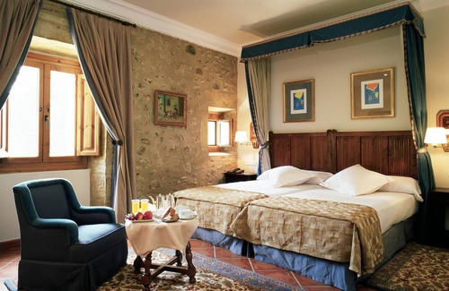 Santo Domingo de la Calzada Hotel | Parador de Santo Domingo Bernardo de Fresneda