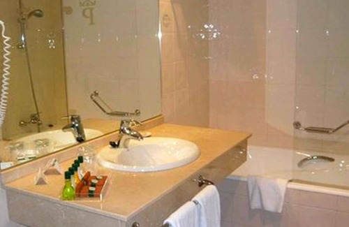 Santo Domingo de la Calzada Hotel | Parador de Santo Domingo Bernardo de Fresneda