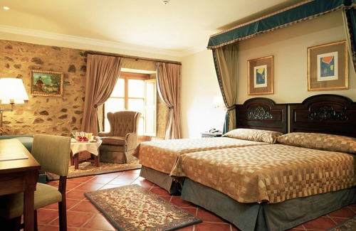 Santo Domingo de la Calzada Hotel | Parador de Santo Domingo Bernardo de Fresneda