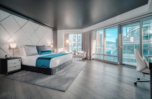 Coal Harbour Hotel | Paradox Vancouver