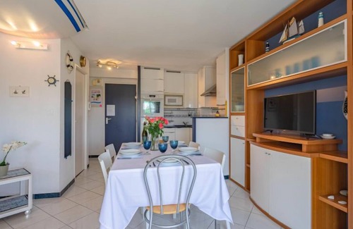 Pontaillac Apartment | Parc de Pontaillac by Interhome