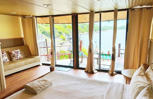 Tha Thaewawong Hotel | Paree Hut Resort Koh Sichang