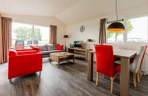 Aalst Ski Chalet | ✓ Parel at Recreatiepark het Esmeer ✓ Holiday home for 4 persons ✓ Located in Aalst (Gelderland) ✓ Waterside holiday park ✓ Book directly through the park