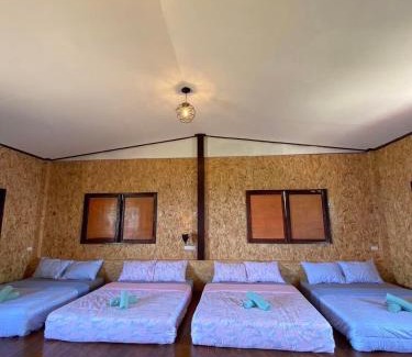 Huai Yai House | Parinya Hill Homestay & Cafe Koh Larn