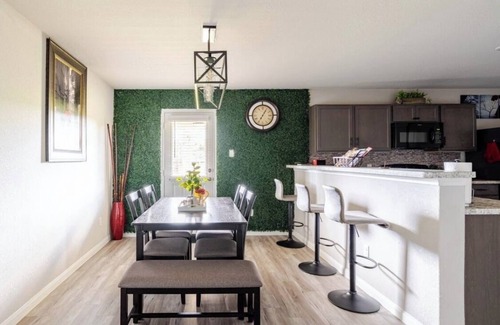 Texas City House | Paris By The Seann
