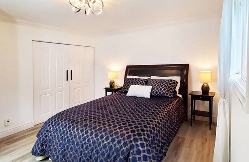 Paris House | Paris Downtown - Modern Luxury Semi-Detached with Ample Backyard