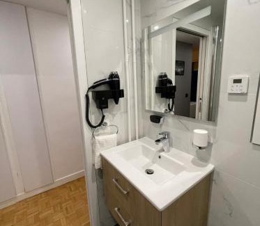 Gambetta Apartment | PARIS Esplanade 1029