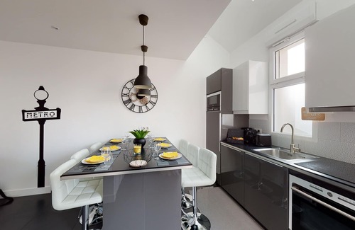 Villejust House | Paris House