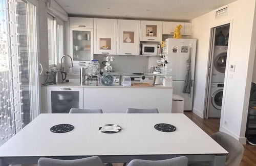Quartier du Petit-Montrouge Apartment | * * * * * PARIS * * * * * n FIVE STARS