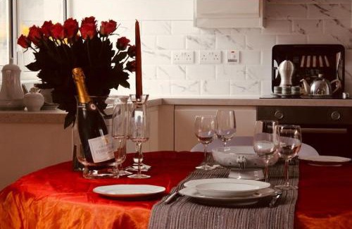 Bantry Apartment | Paris Rooftop Studio at The Residence, Bantry