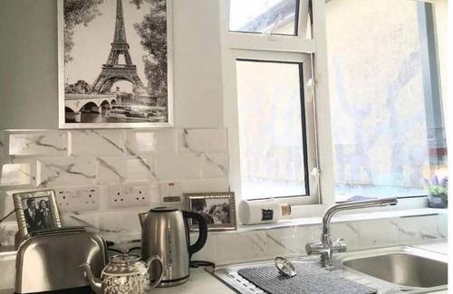 Bantry Apartment | Paris Rooftop Studio, European charm, French chic, Downtown location