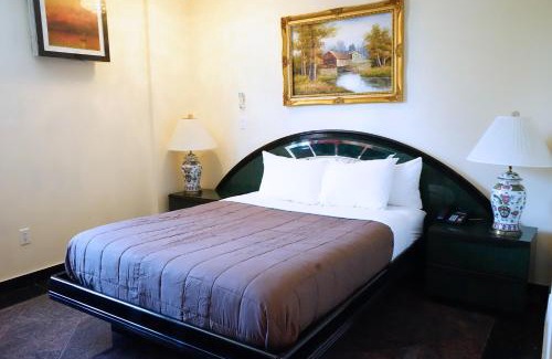 Queens Hotel | Paris Suites Hotel