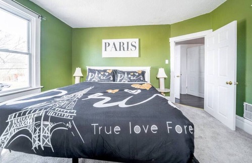 Akron House | Paris Themed 5 b2b Akron Central