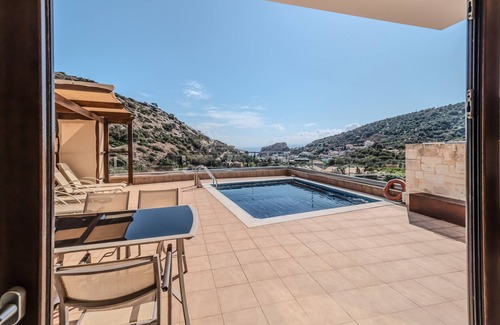 Palaiokastro Villa | Paris Villa in Palaiokastro near the beach and taverns