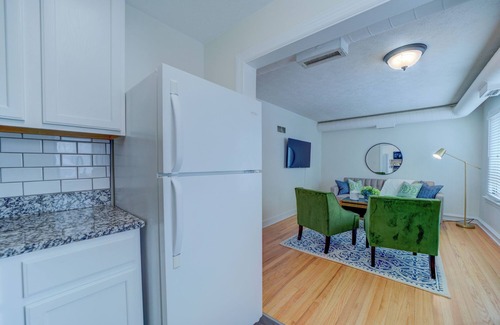 Nelson Apartment | Parisian Botanical - Apt D