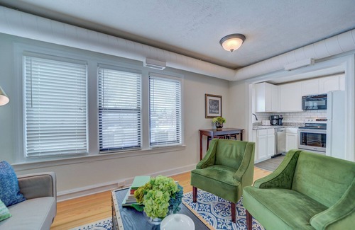 Nelson Apartment | Parisian Botanical - Apt D