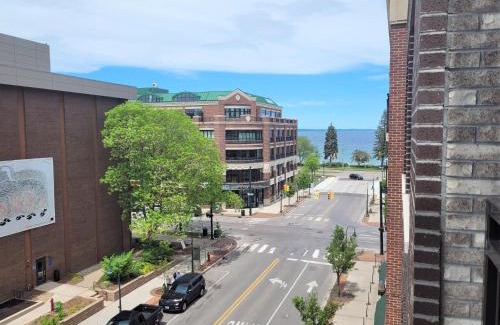 Traverse City House | Park 202 Downtown in the Heart of Traverse City