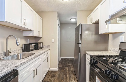 Ellenwood Apartment | Park at London F4 I Spacious 2 Bed 2 Bath