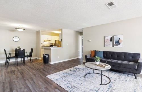 Ellenwood Apartment | Park at London T2 Spacious 2 Bed 2 Bath