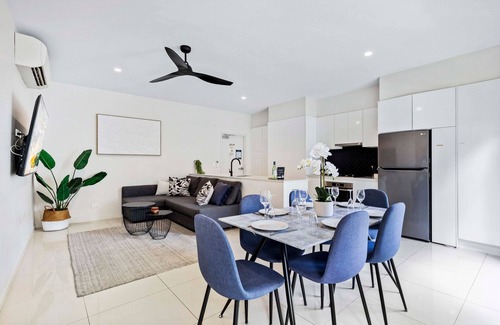 Auchenflower Apartment | Park Avenue 1BR Hideaway King Bd Private Courtyard