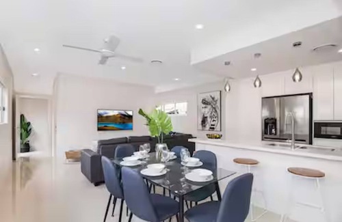 Auchenflower Apartment | Park Avenue Luxe 1BR - 4km to City, Outdoor BBQ