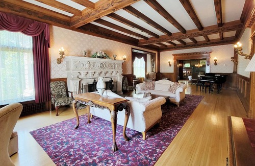 Endion House | Park Avenue Suite | Cotton Mansion