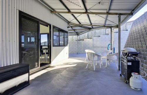 Dodges Ferry House | Park Beach Retreat