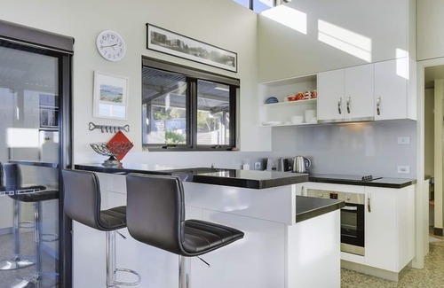 Dodges Ferry House | Park Beach Retreat - Ideal for couples
